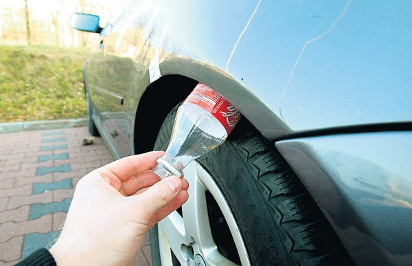Kradzież na parkingu - popularna metoda złodziei