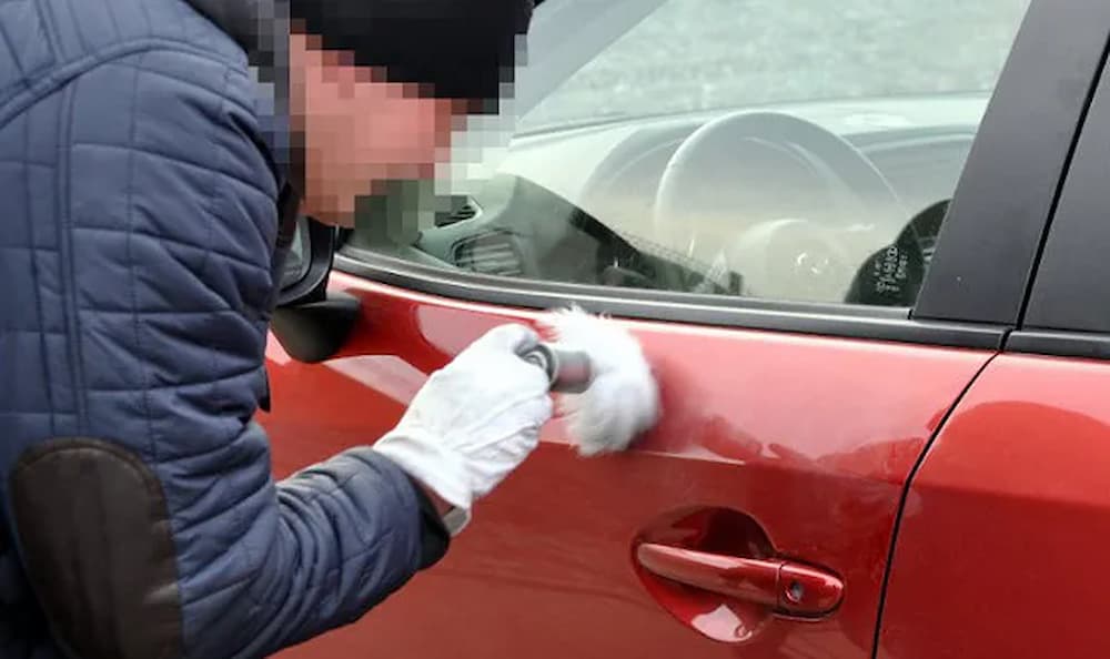 Kradzież na parkingu - właśnie tam często grasują złodzieje