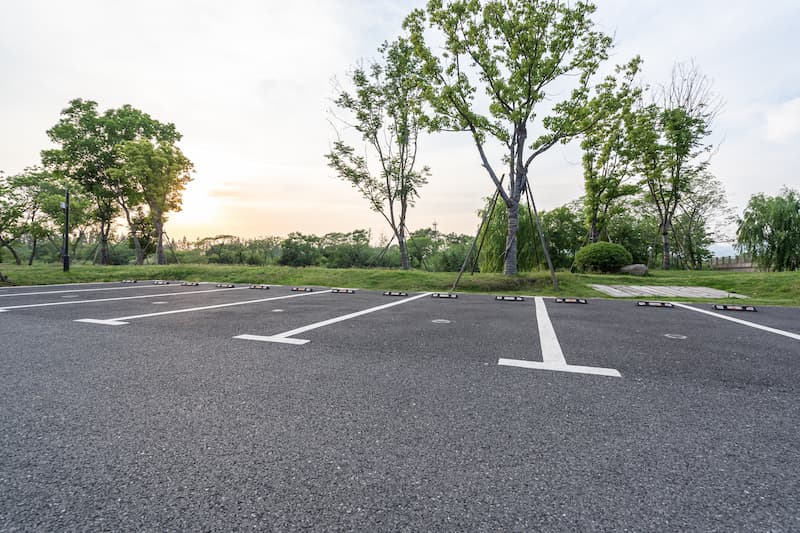 TOP5 sposobów na ochronę samochodu - parking niestrzezony