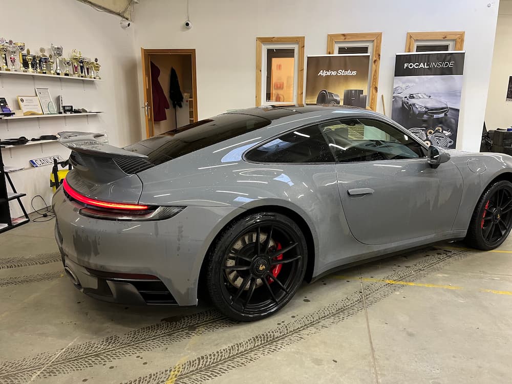 Porsche 911 GTS - 2