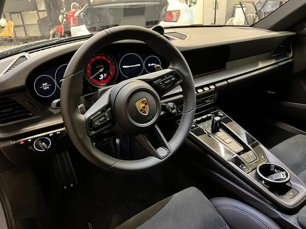 Porsche 911 GTS - 4